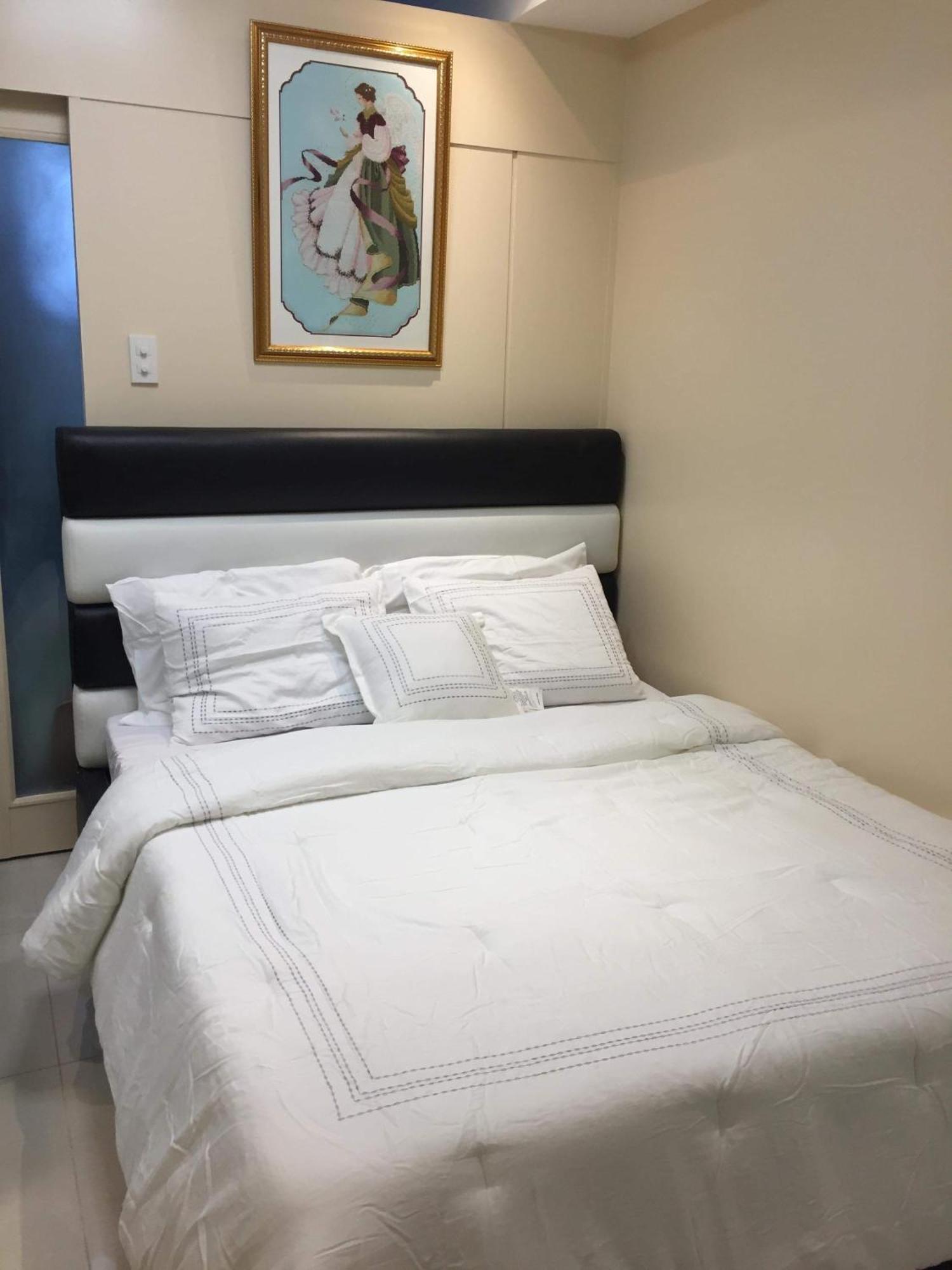 Deluxe Residence Manila Room photo